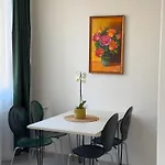 2-bedroom - Diamond Mall - Free Parking * Skopje
