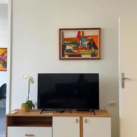 2-bedroom - Diamond Mall - Free Parking *