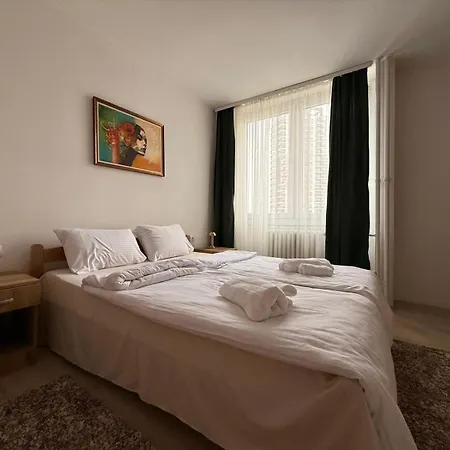 2-bedroom - Diamond Mall - Free Parking *