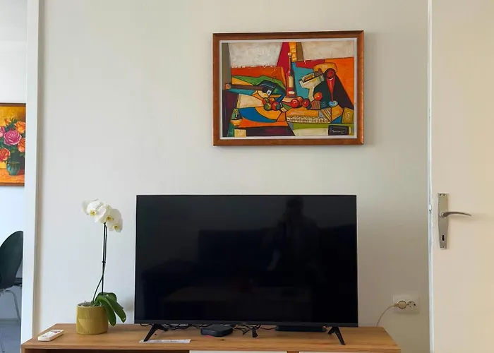 2-bedroom - Diamond Mall - Free Parking *