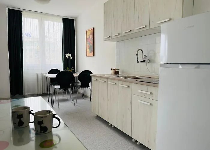 2-bedroom - Diamond Mall - Free Parking *