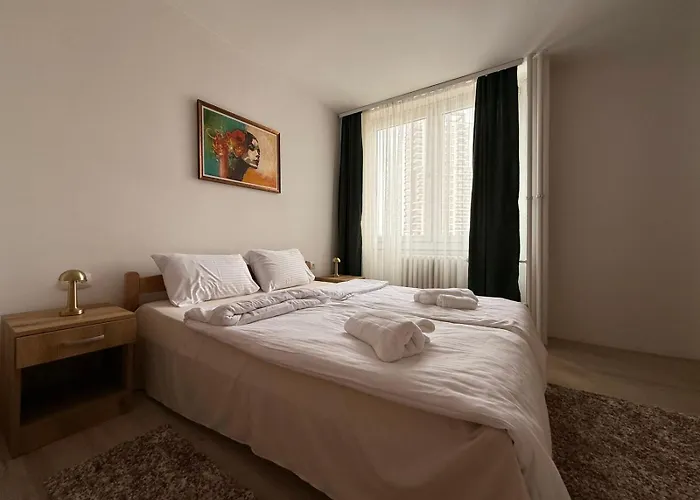 2-bedroom - Diamond Mall - Free Parking *