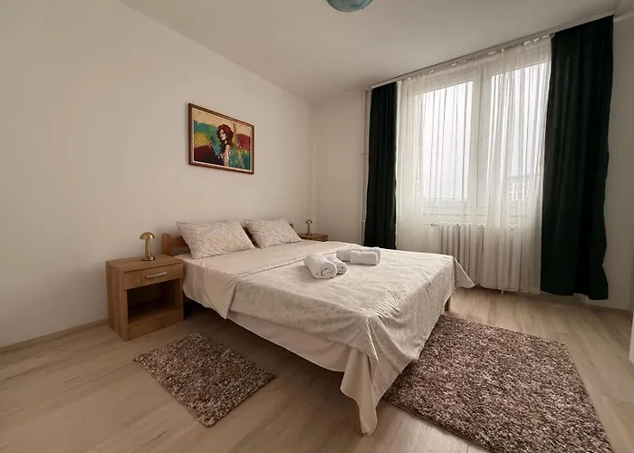 2-bedroom - Diamond Mall - Free Parking Apartment *